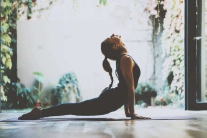 9 poses de yoga asanas pour vous aider à perdre du poids rapidement