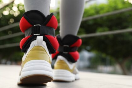 Walking with ankle weights is beneficial: 5 reasons to wear them